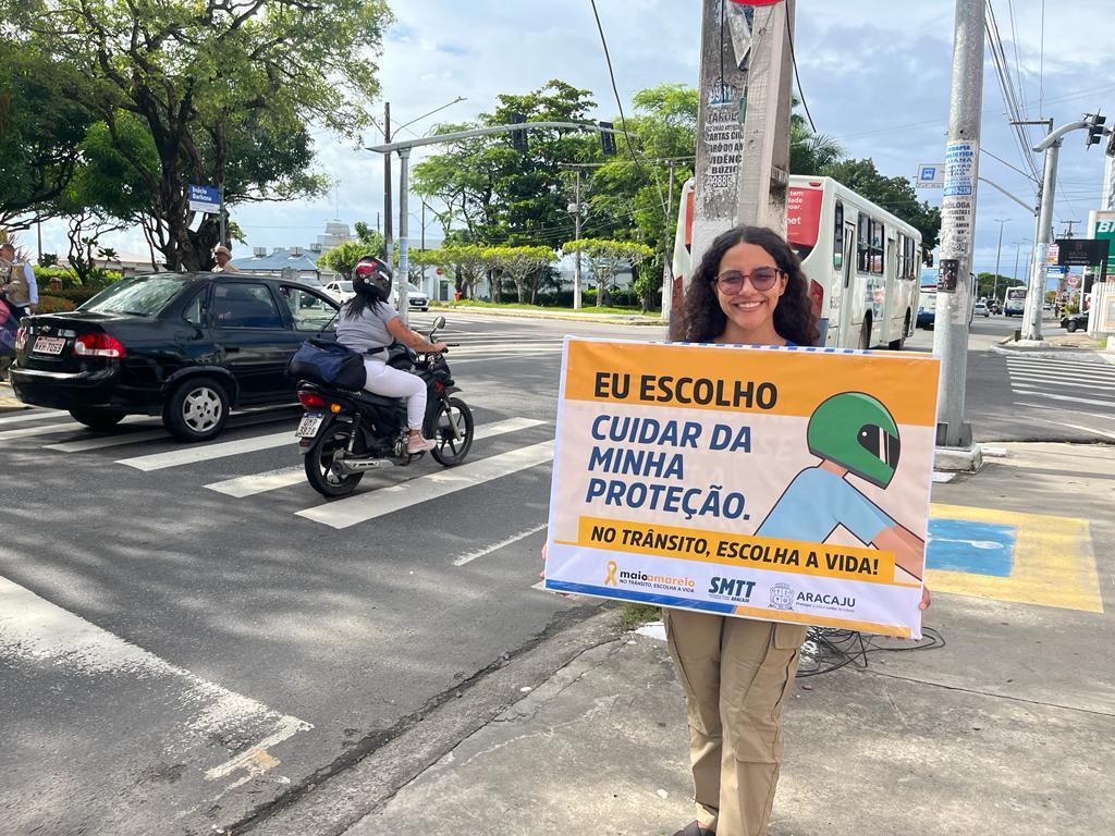 Blitz educativa na avenida Ivo do Prado abre o movimento Maio Amarelo 2023 - SMTT Aracaju